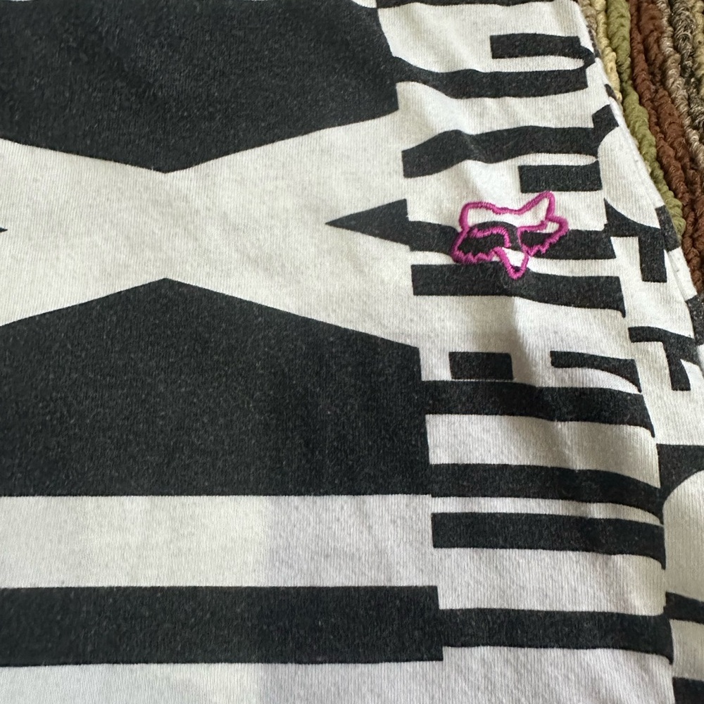 Fox Black and White Graphic Tank Top - Picture 3 of 7